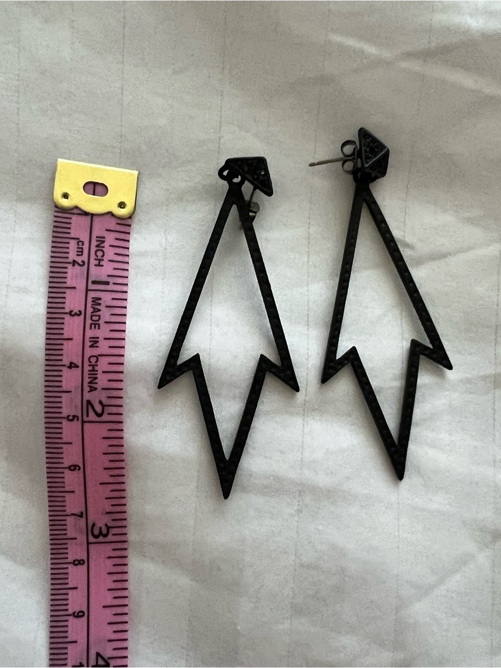 H&M Black Geometric Arrow Drop Earrings